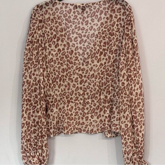 Lulu’s | Women’s Ivory Brown Sheer Blush Animal Print Long Sleeve Blouse Size M - Picture 4 of 16
